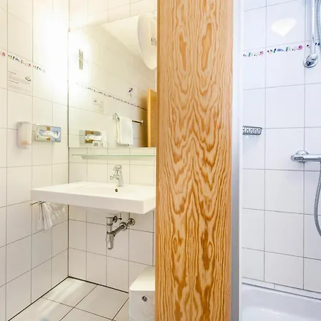 Hotel Landgasthof Toennes 3*