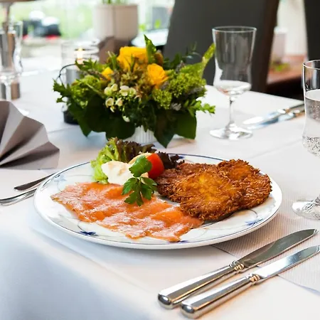 Landgasthof Toennes Hotel