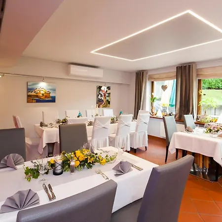 Landgasthof Toennes Hotel 3*