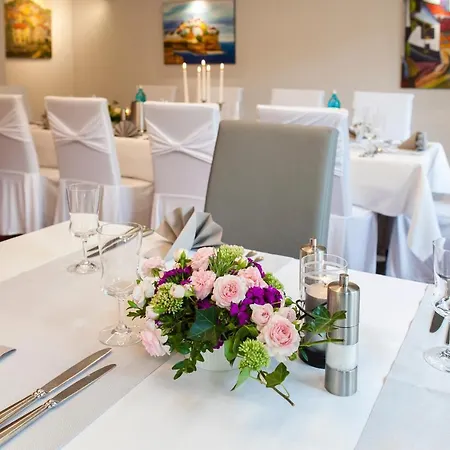 Landgasthof Toennes Hotel