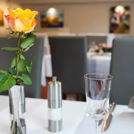 Landgasthof Toennes Hotel