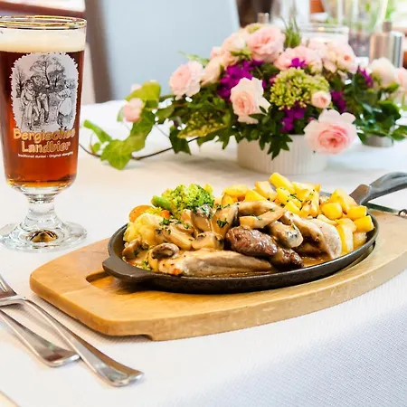 فندق Landgasthof Toennes 3*