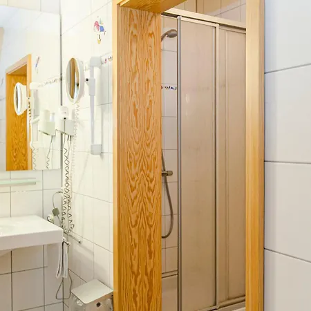 Landgasthof Toennes Випперфюрт