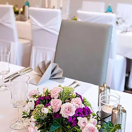Landgasthof Toennes Отель 3*