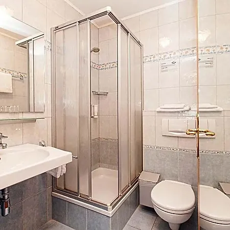 Hotel Landgasthof Toennes 3*