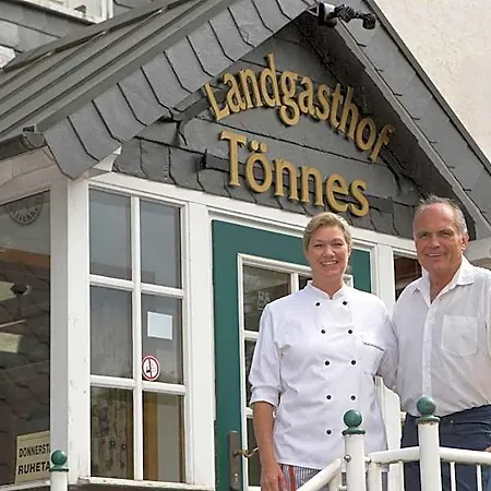Landgasthof Toennes Отель 3*