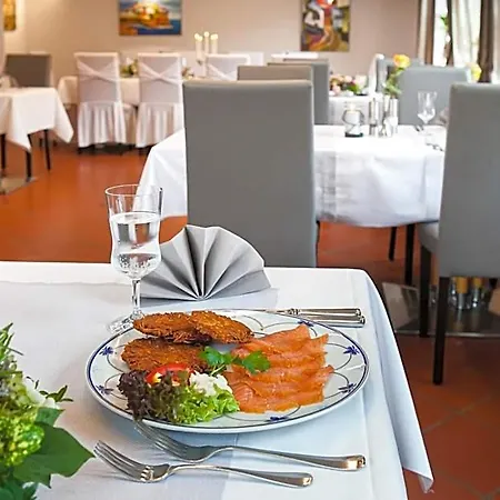 Landgasthof Toennes Hotel 3*