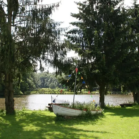 فندق Landgasthof Toennes 3*