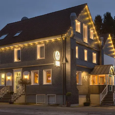 호텔 Landgasthof Toennes 3*